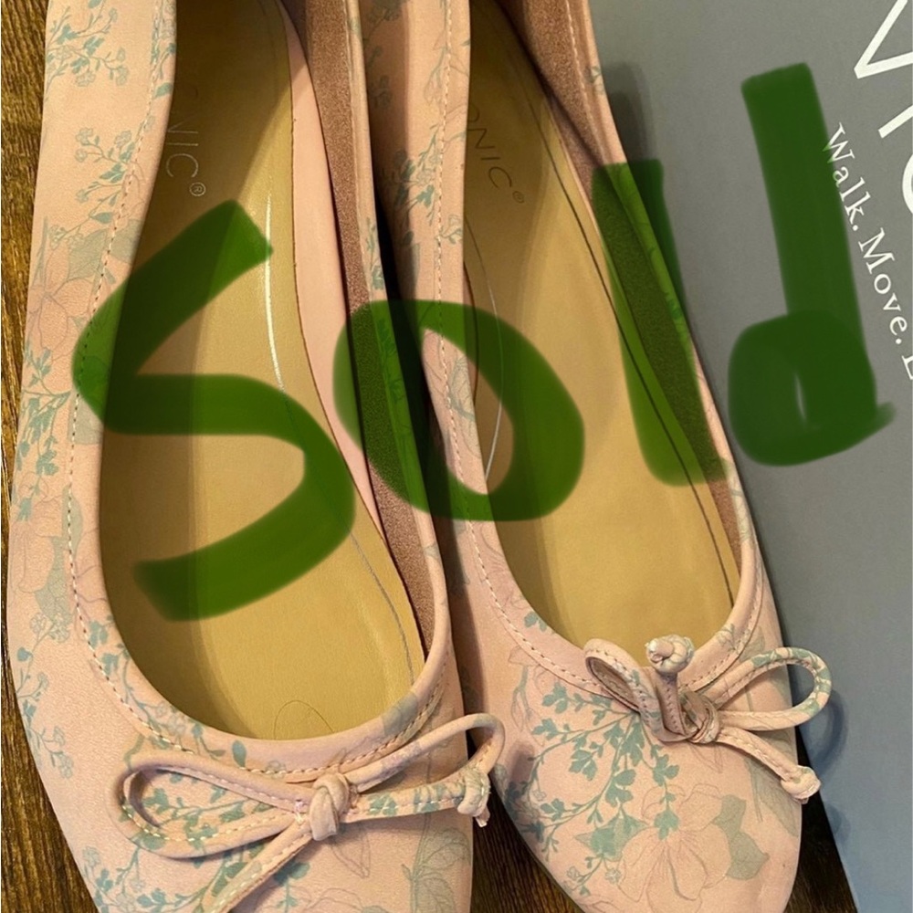 Vionic ballet flats, 8